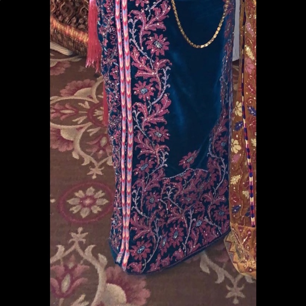 Hand made thob - Picture 2 of 2